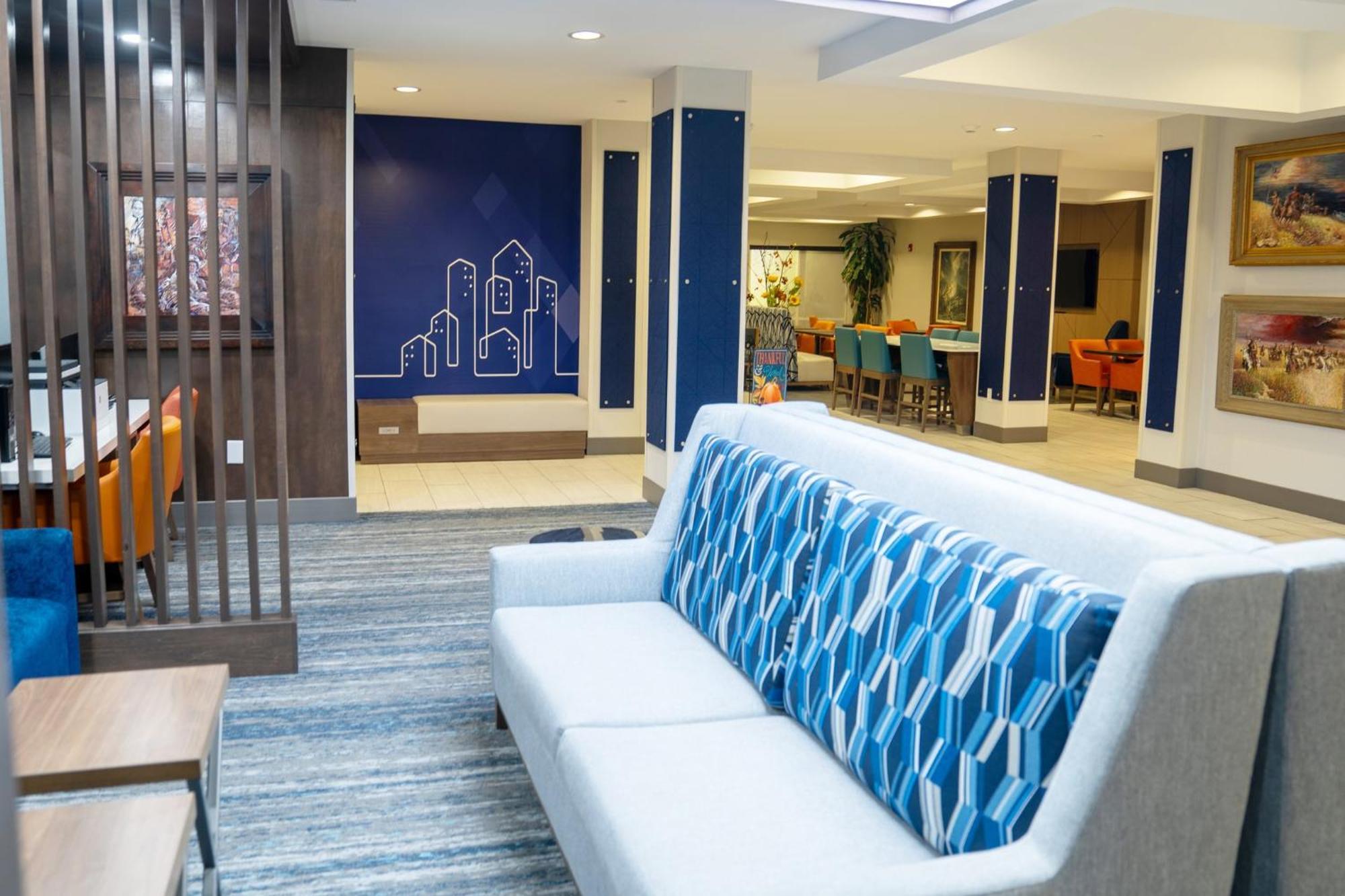 Holiday Inn Express Pembroke By Ihg Bagian luar foto
