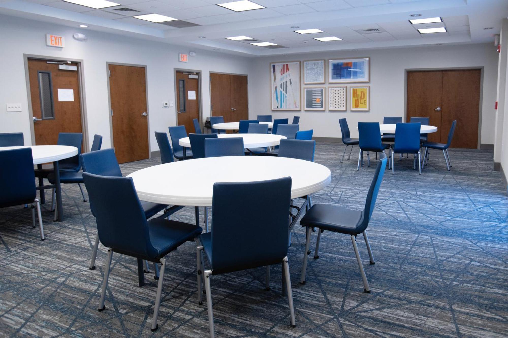 Holiday Inn Express Pembroke By Ihg Bagian luar foto